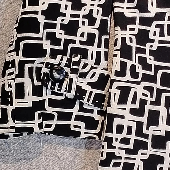 Cleo Petites Black & White Geometric Design Blazer  NWOT in Size Small - Picture 4 of 11